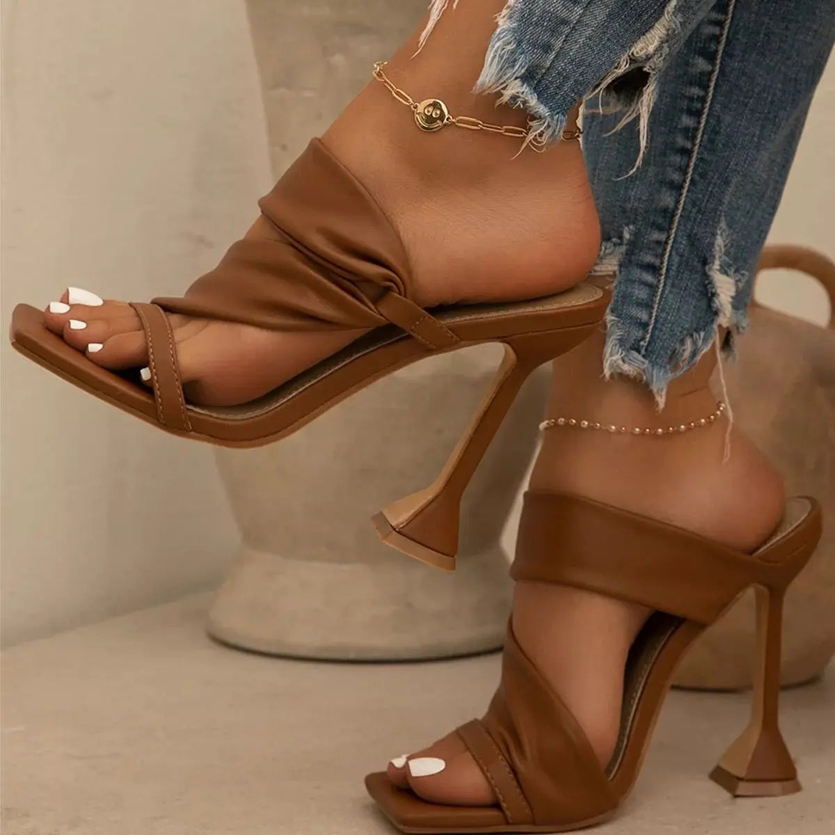 European American Eerie Simple Tall Sandals